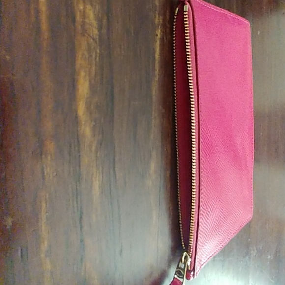 Coach clutch style like new - Picture 7 of 7